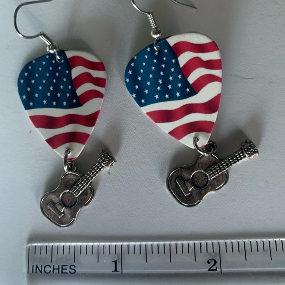 Earrings guitar pick red white and blue - Picture 4 of 5